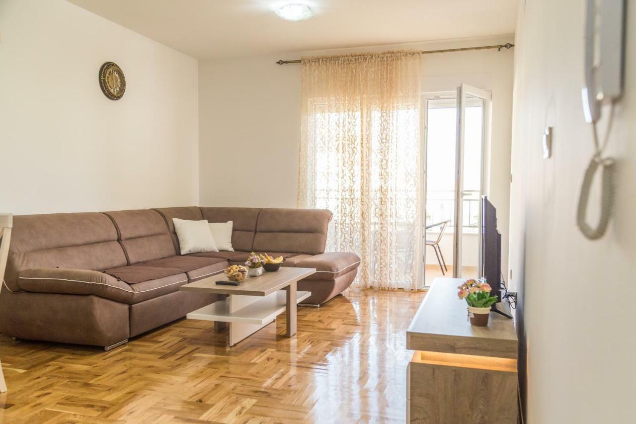 Apartment M&a Filipovic *
